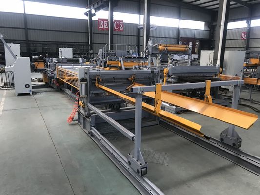 Máquina modificada para requisitos particulares Mesh Hole de la fabricación neta del soldado enrollado en el ejército del diámetro 1.5-3m m 25x25m m