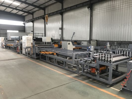 Máquina de la fabricación neta de alambre del soldado enrollado en el ejército de la alta precisión 380V con el sistema de la refrigeración por agua